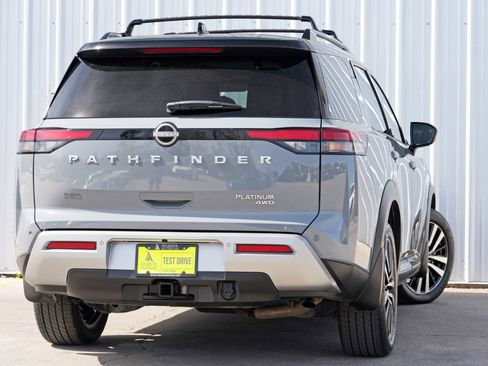 Used 2024 Nissan Pathfinder Platinum image 4