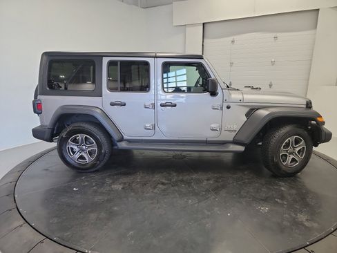 Used 2018 Jeep Wrangler Unlimited Sport S AWD/4WD image 11