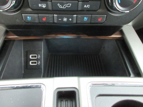 Used 2019 Ford F150 Lariat w/ Trailer Tow Package AWD/4WD image 31