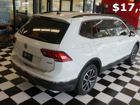 Certified 2021 Volkswagen Tiguan SE image 7