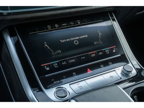Used 2021 Audi Q8 Prestige image 23