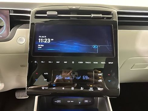 Certified 2023 Hyundai Tucson Limited FWD image 23