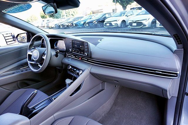 Certified 2026 Hyundai Elantra Sport FWD image 17