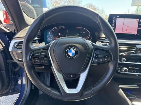 Used 2022 BMW 530i xDrive w/ Convenience Package image 18