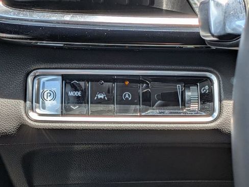 Used 2025 Buick Envision Preferred AWD/4WD image 19