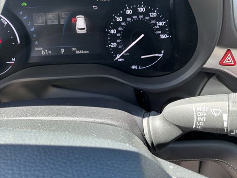 Used 2025 Toyota Sienna XLE w/ XLE Plus Package image 23