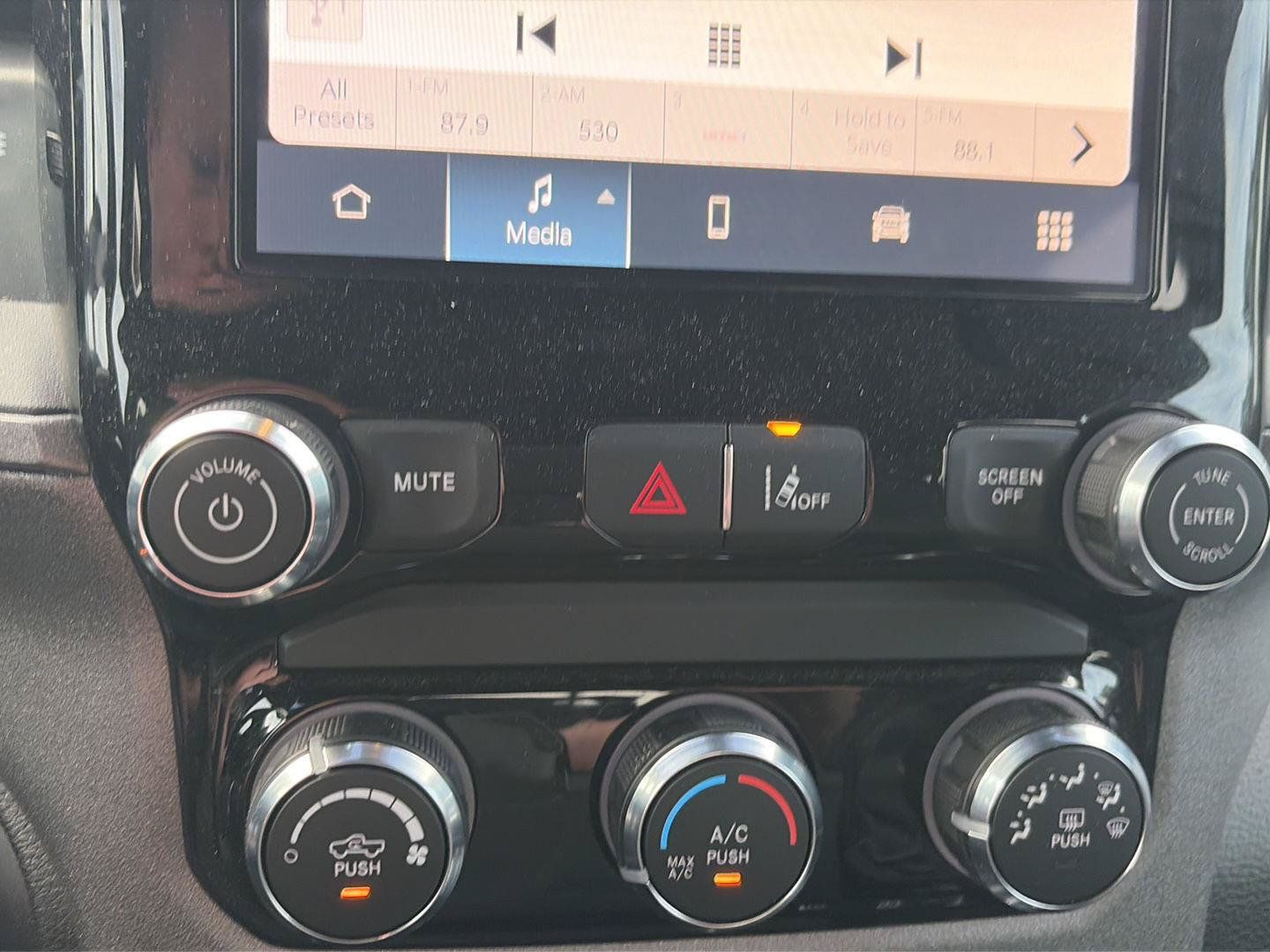 Used 2025 RAM 1500 Tradesman w/ Night Edition AWD/4WD image 11