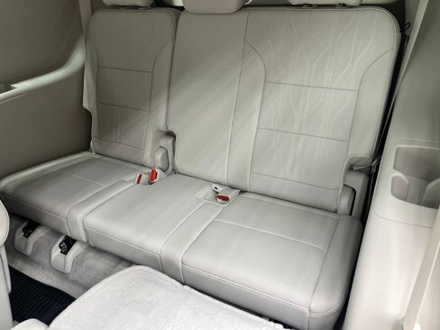 New 2026 Buick Enclave Avenir w/ Super Cruise Package AWD/4WD image 5