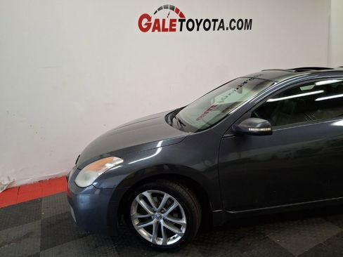 Used 2009 Nissan Altima 3.5 SE w/ Premium Pkg image 5