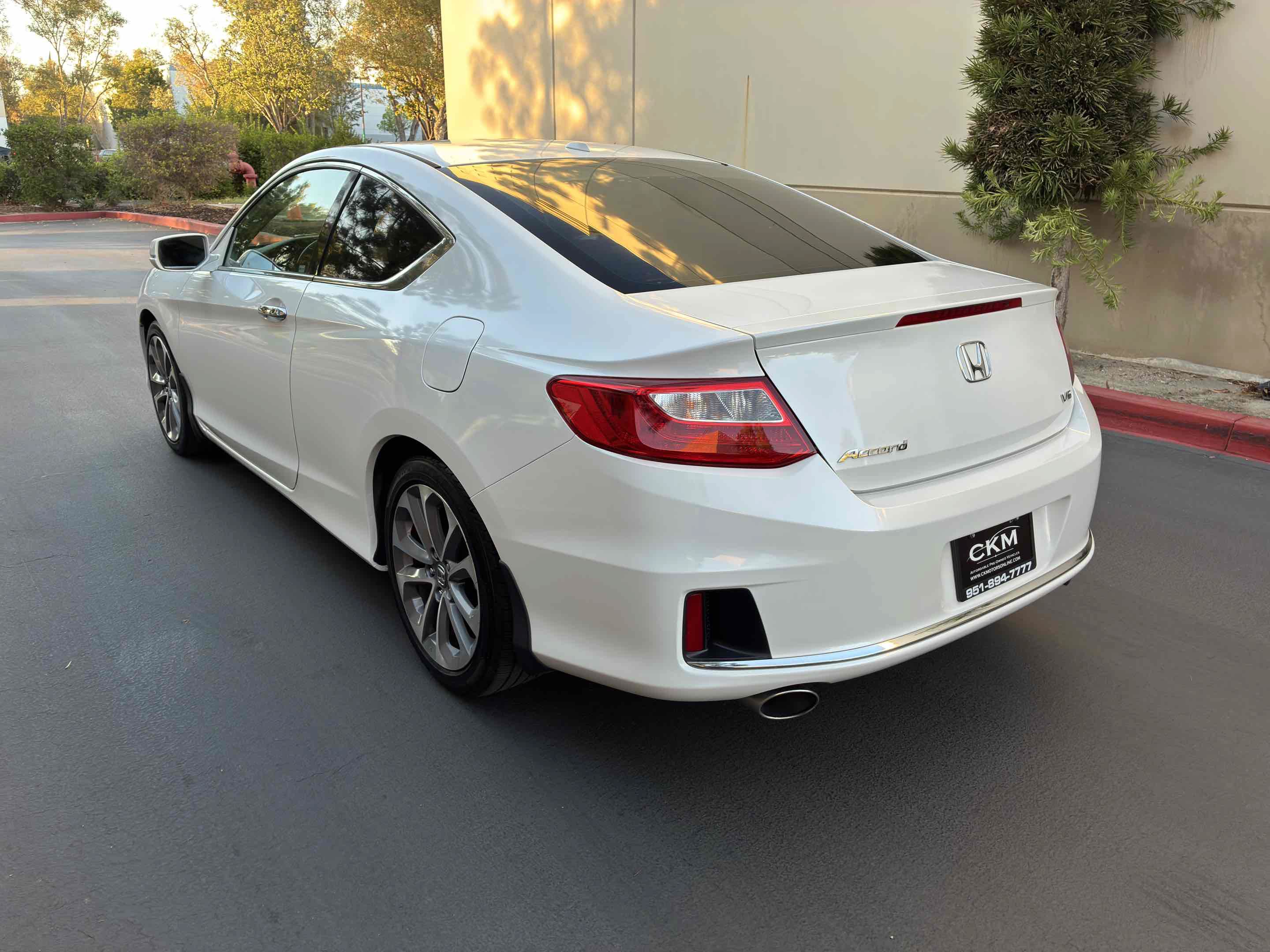 Used 2015 Honda Accord EX-L image 24
