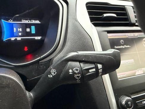 Used 2016 Ford Fusion SE image 17