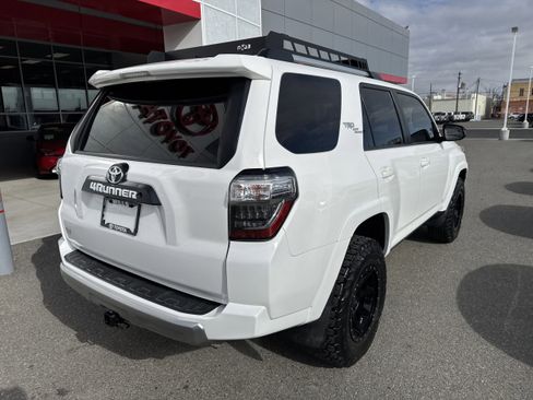 Used 2018 Toyota 4Runner TRD Off-Road image 4