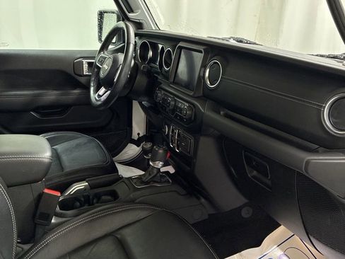 Used 2023 Jeep Wrangler Unlimited Sahara w/ Cold Weather Group AWD/4WD image 23