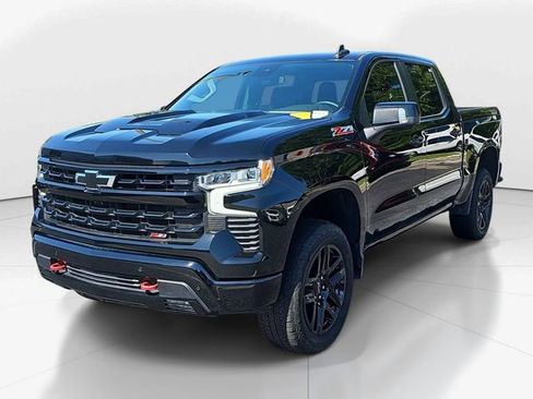 Used 2024 Chevrolet Silverado 1500 LT Trail Boss w/ LT Trail Boss Premium Package AWD/4WD image 9