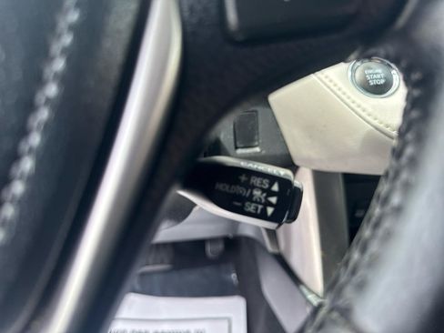 Used 2018 Toyota RAV4 XLE AWD/4WD image 31