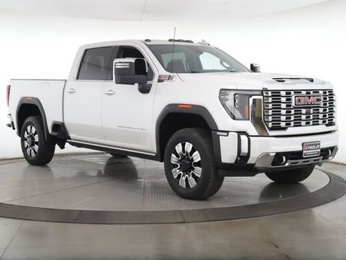 Used 2024 GMC Sierra 2500 Denali w/ Denali Reserve Package AWD/4WD image 2