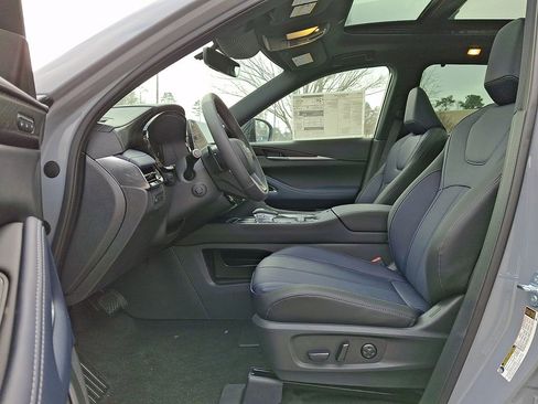 New 2026 INFINITI QX60 Sport image 9