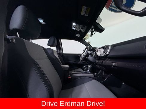Certified 2021 Toyota Tacoma TRD Off-Road AWD/4WD image 25