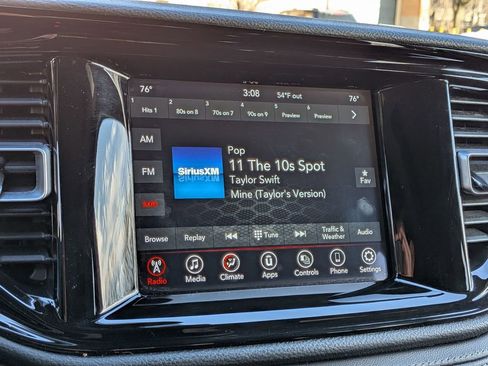 Used 2022 Dodge Durango SXT w/ Blacktop Package image 17