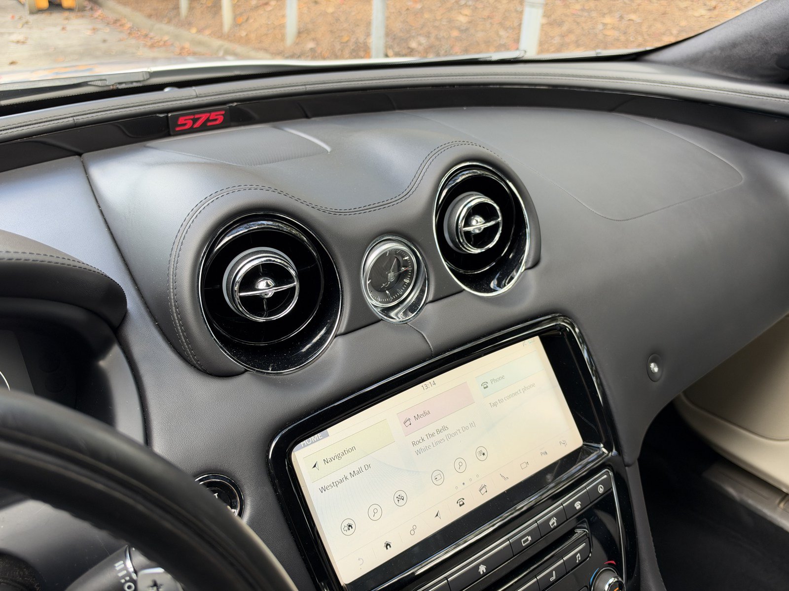Used 2019 Jaguar XJ R RWD image 21