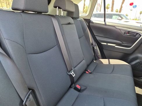 Used 2019 Toyota RAV4 LE w/ Carpet Mat Package FWD image 16