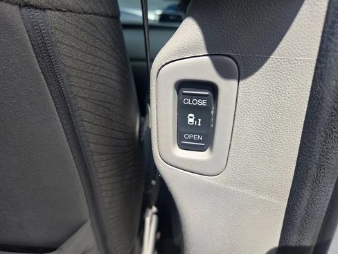 Used 2016 Honda Odyssey SE image 18