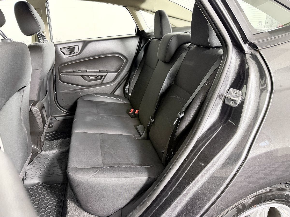 Used 2018 Ford Fiesta SE FWD image 37