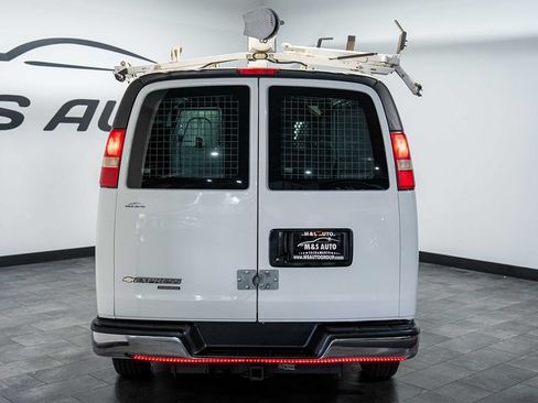 Used 2014 Chevrolet Express 2500 RWD image 5