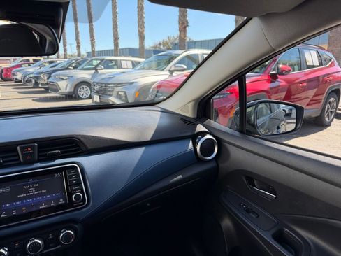 Used 2025 Nissan Versa SV FWD image 33