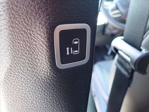 New 2027 Chrysler Pacifica Select AWD/4WD image 10