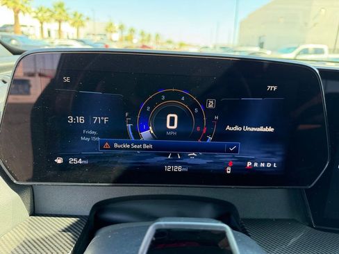 Used 2025 Chevrolet Traverse High Country FWD image 30