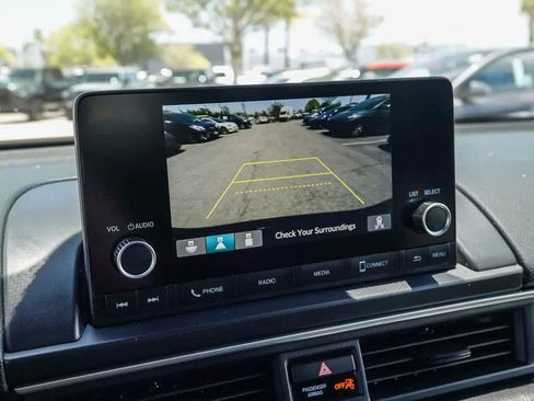 Used 2025 Honda Pilot Sport image 22