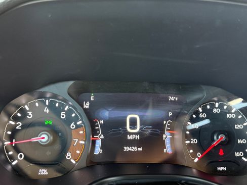 Used 2025 Jeep Compass Trailhawk AWD/4WD image 17