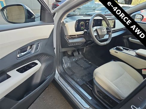 Used 2024 Nissan Ariya AWD image 10