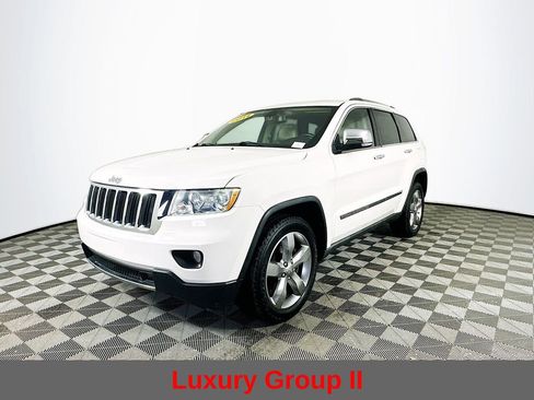 Used 2011 Jeep Grand Cherokee Limited w/ Luxury Group II AWD/4WD image 6