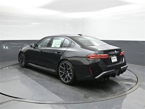 New 2026 BMW M5 image 5