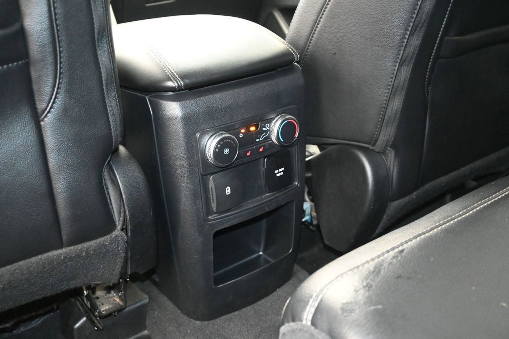Used 2021 Ford Explorer Limited w/ Equipment Group 301A AWD/4WD image 17