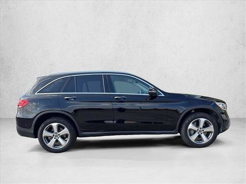 Certified 2022 Mercedes-Benz GLC 300 4MATIC image 4