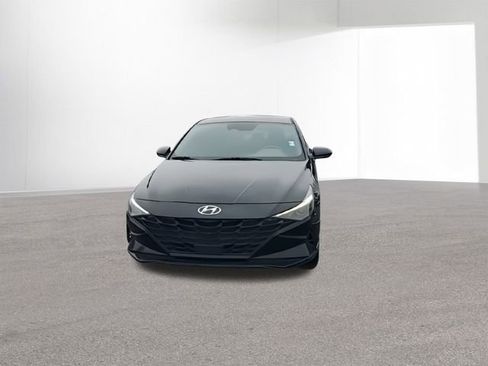 Used 2023 Hyundai Elantra SEL w/ Convenience Package image 3