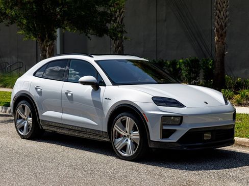 Used 2025 Porsche Macan Turbo Electric AWD/4WD image 1