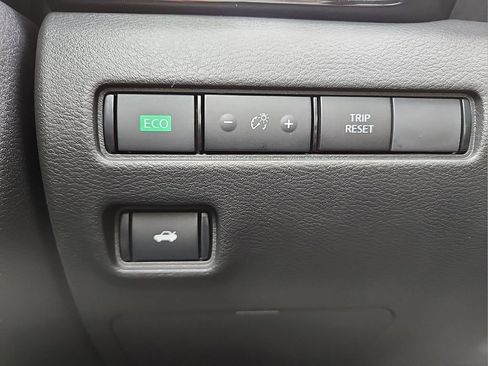 New 2025 Nissan Sentra SV FWD image 8