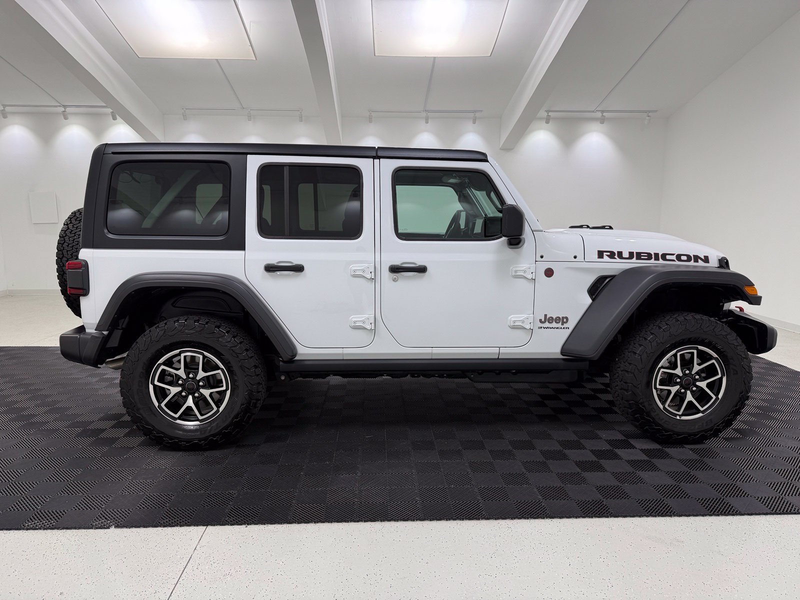 Used 2026 Jeep Wrangler Unlimited Rubicon AWD/4WD image 7