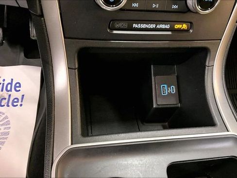 Used 2022 Ford Edge SE w/ Black Appearance Package image 16