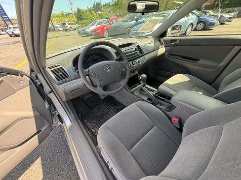 Used 2005 Toyota Camry LE image 10
