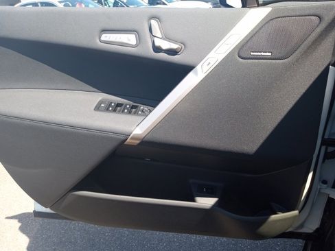 Used 2025 BMW iX xDrive50 image 20