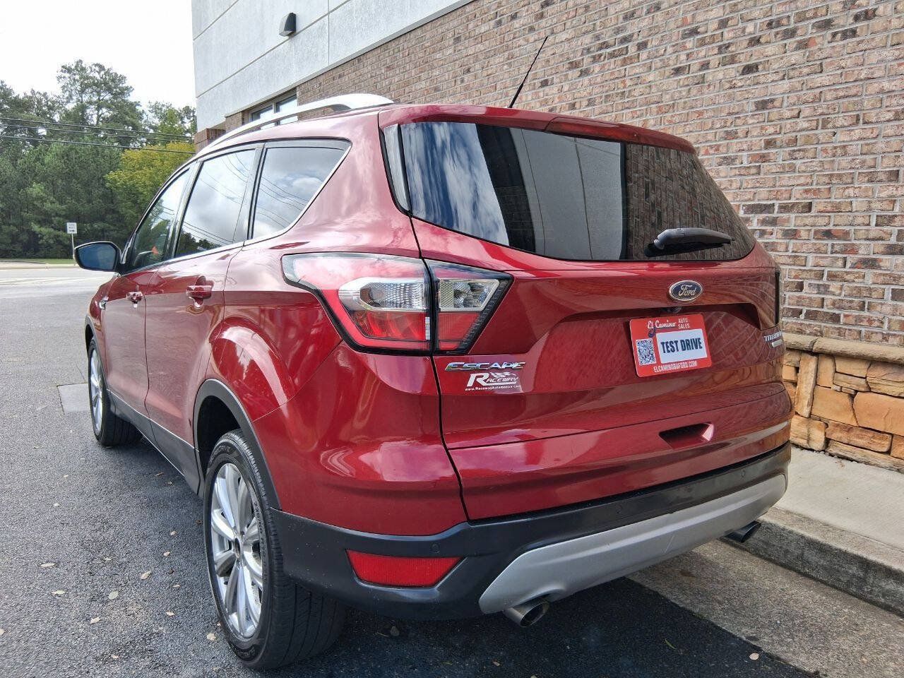 Used 2017 Ford Escape Titanium FWD image 3