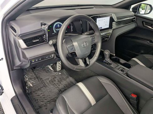 Certified 2025 Toyota Camry SE FWD image 10