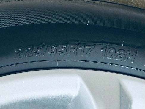 Used 2020 Chevrolet Equinox LS w/ LS Convenience Package image 12