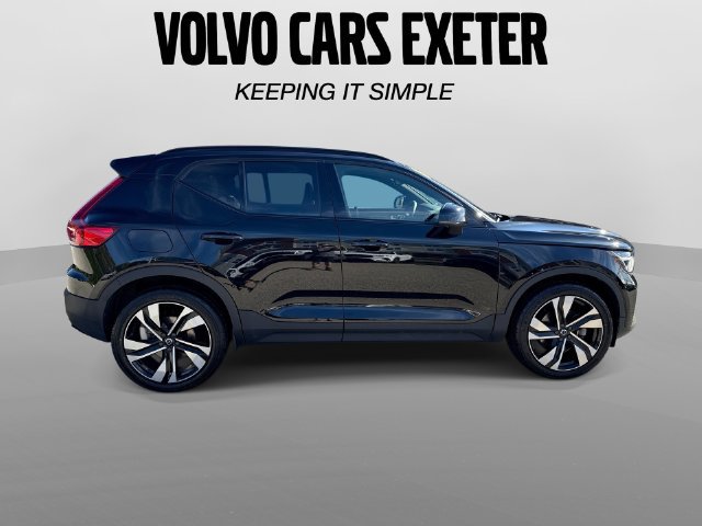 Certified 2023 Volvo XC40 B5 Plus w/ Climate Package AWD/4WD image 2