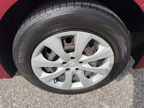 Used 2022 Toyota Corolla LE FWD image 24